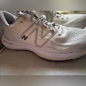 New Balance Women's Lavender Fresh Foam 880 Mesh Running Sneakers Sz 9